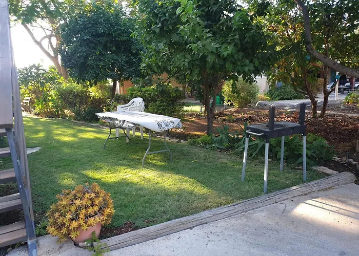 פינה שלווה בטבע- A Peaceful Spot On Nature